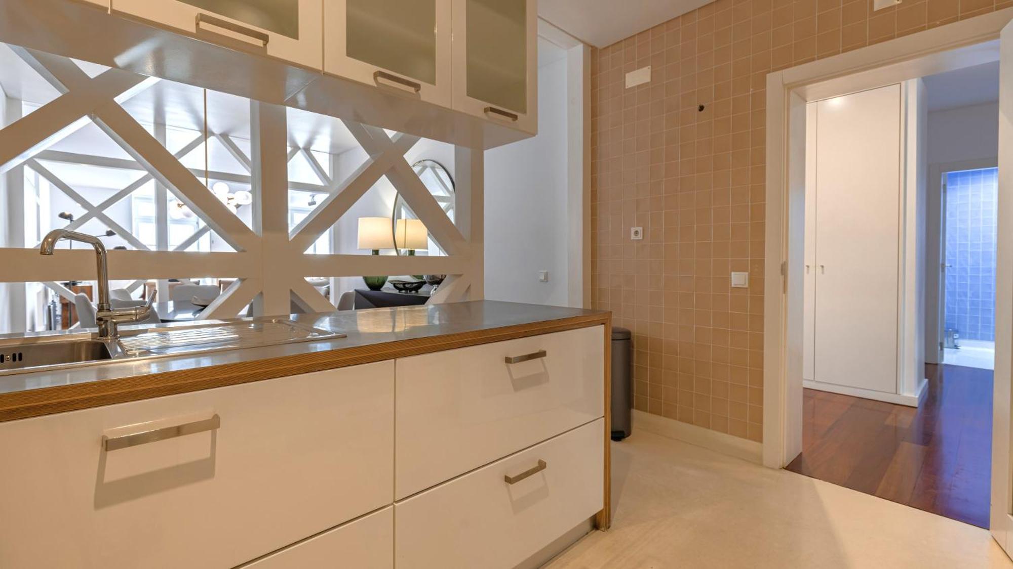 Apartamento Lovelystay - Chiado 3bedroom Wonder