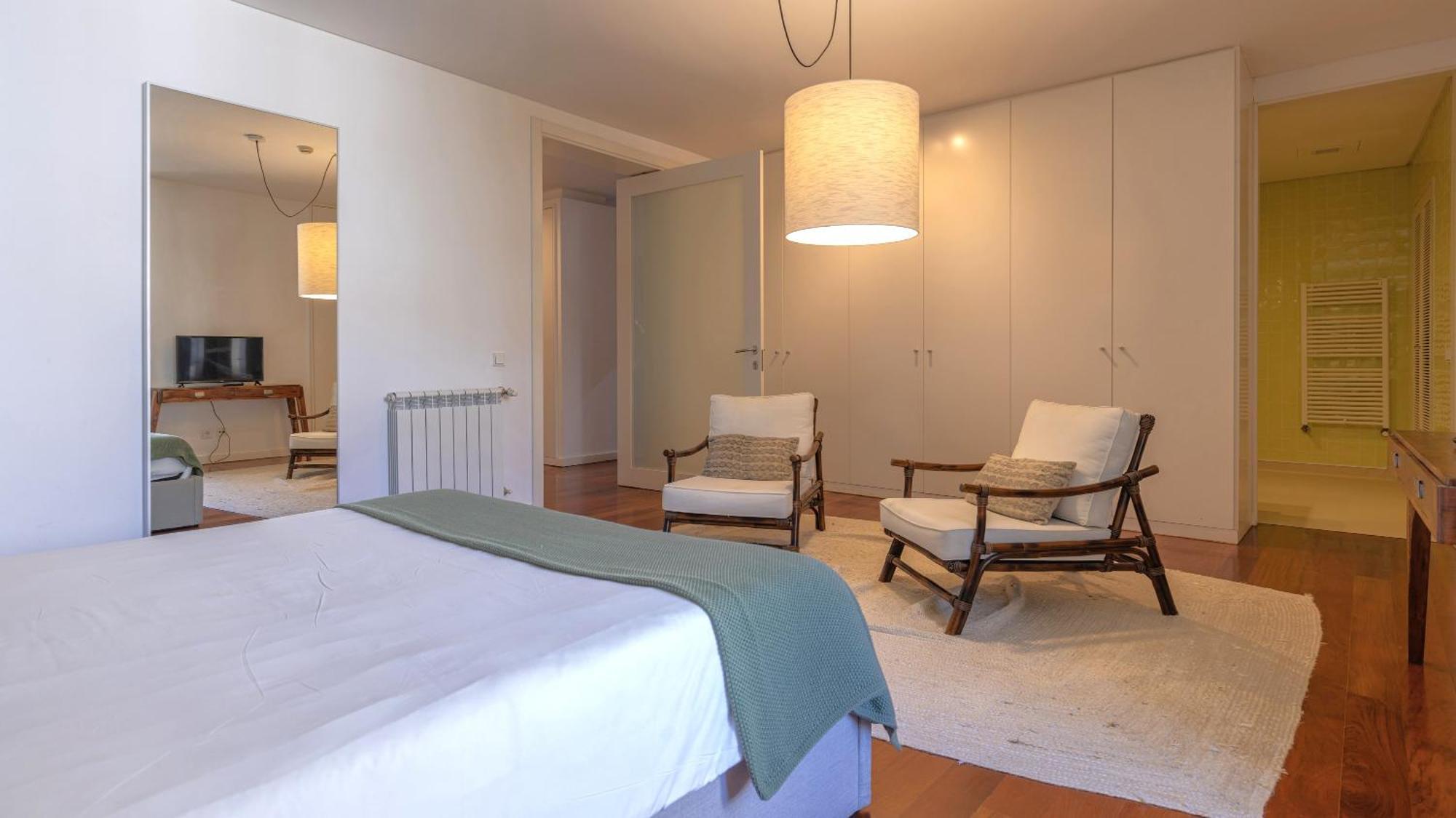 Apartamento Lovelystay - Chiado 3bedroom Wonder *
