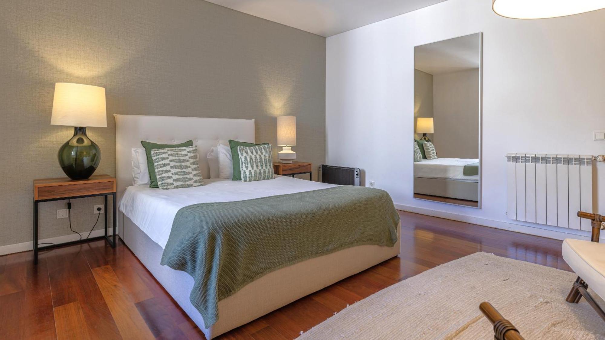 Lovelystay - Chiado 3bedroom Wonder Apartment Lissabon